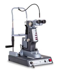 Nd-YAG Laser untuk prosedur kapsulotomi dan iridotomi pada mata