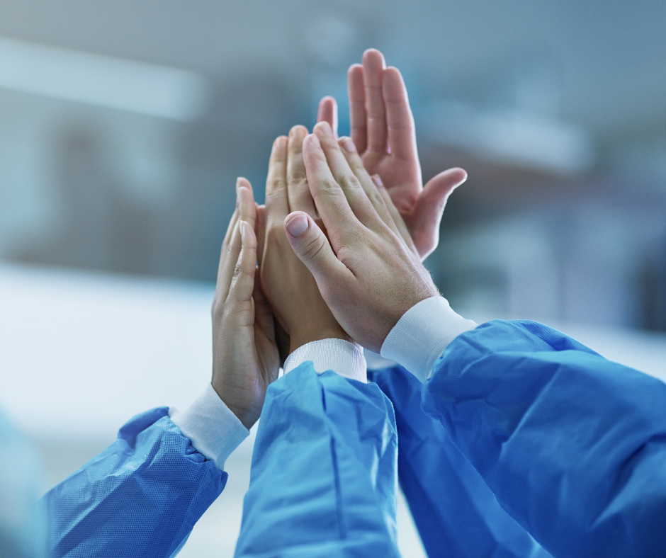 Tim medis dan peralatan MCA Eye dalam layanan kerjasama operasional klinik mata